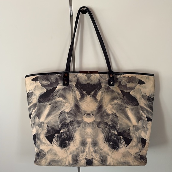 McQ Alexander McQueen Iris Canvas Tote - Picture 3 of 14